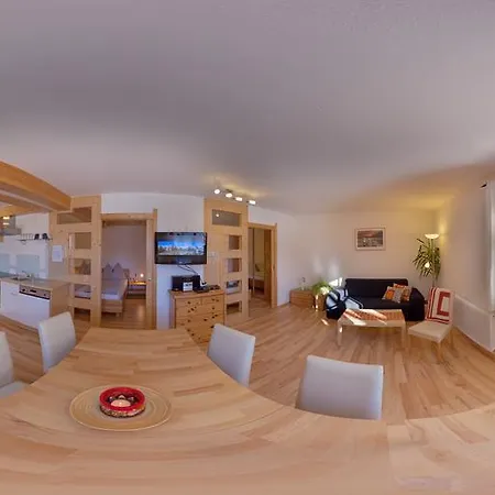 霍赫艾格公寓 公寓 斯拉德明