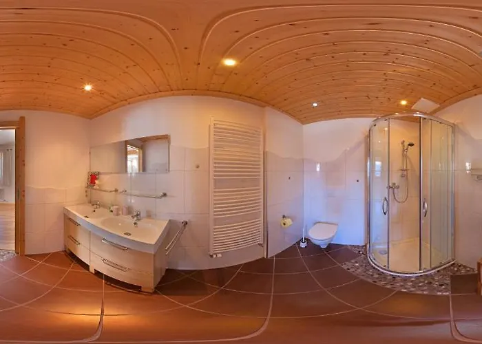 霍赫艾格公寓 * 斯拉德明